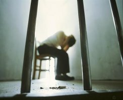 廣州數(shù)男子為討債拘禁他人 惹來牢獄之災(zāi)